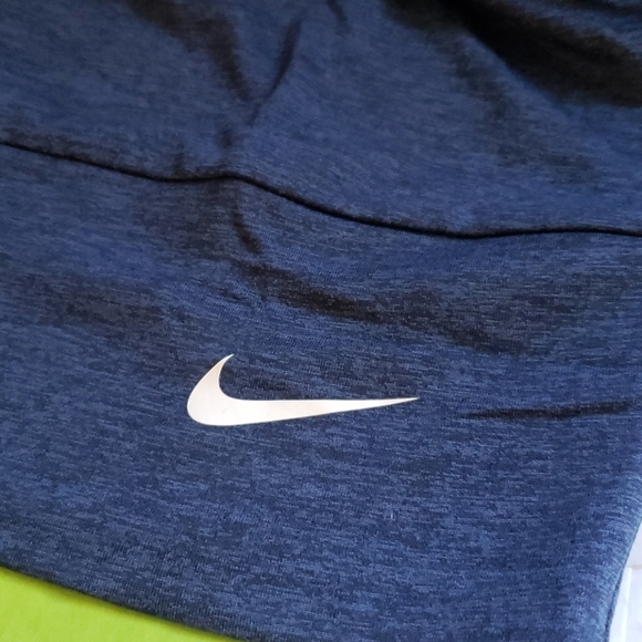 Nike loose fit tank top - Picture 8 of 9